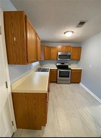388 Helis Dr — Photo 3
