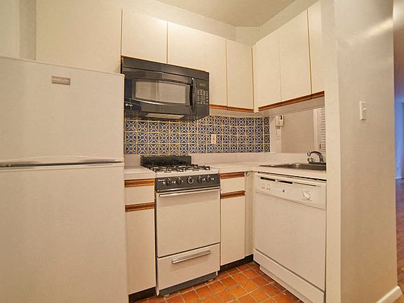 4th image of 316 E 82nd St APT 2RW
