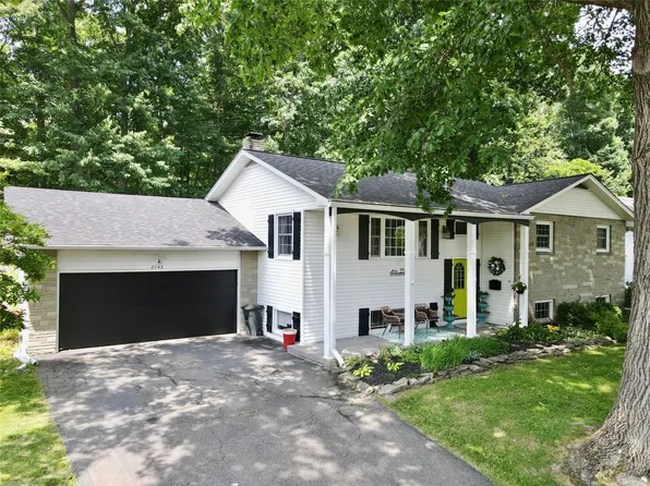 2745 Alexander St, Endwell, NY 13760