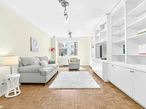 520 E 72nd St APT 8E, New York, NY 10021
