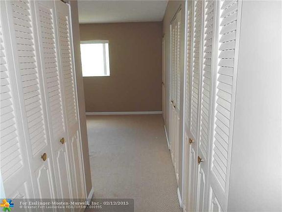 5th image of 315 SE 11th Ter APT 201