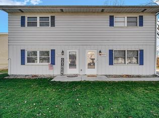 915-917 W 40th Pl, Hobart, IN 46342