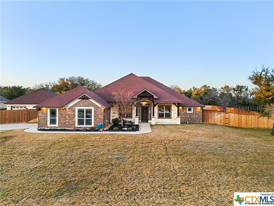 1st image of 303 Skyline Dr