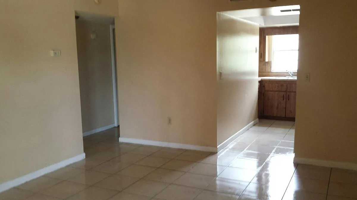 2 bed, 675 sqft, $900 — Photo 2