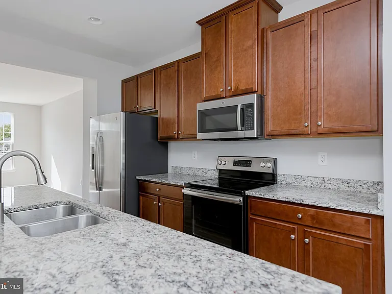 8647 Rosecrans Ln — Photo 14