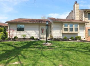 8 Woodcrest Ct, Cincinnati, OH 45246