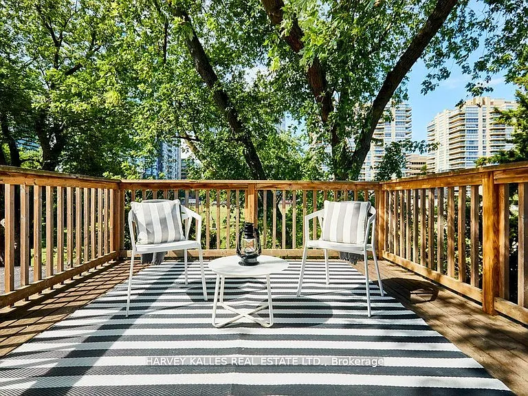 96 Balmoral Ave — Photo 25