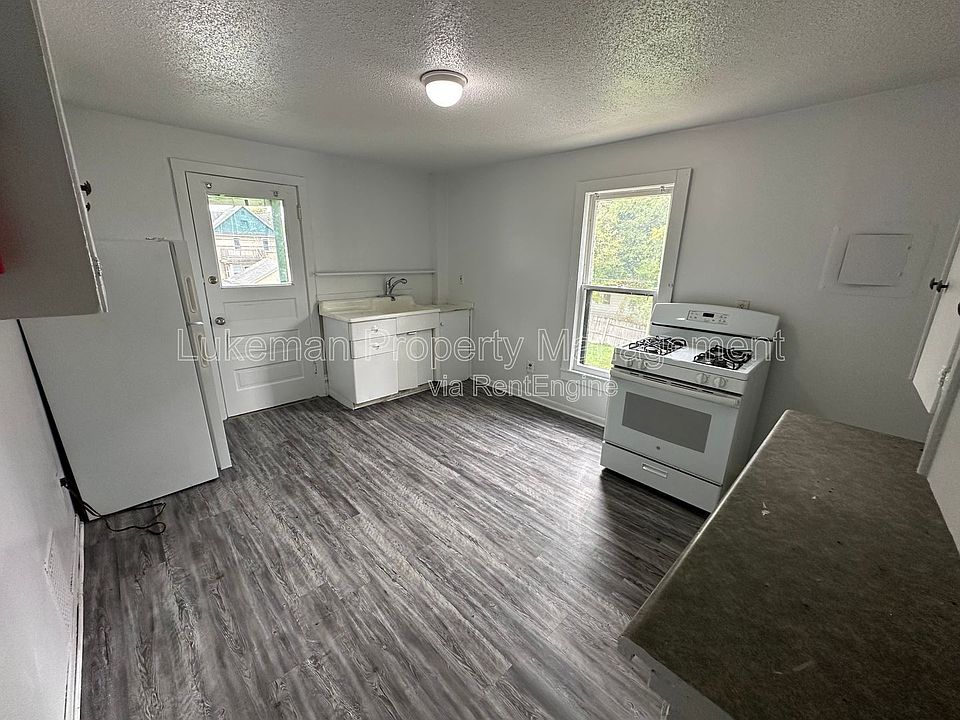 1st image of 1016 E Stockbridge Ave APT 2