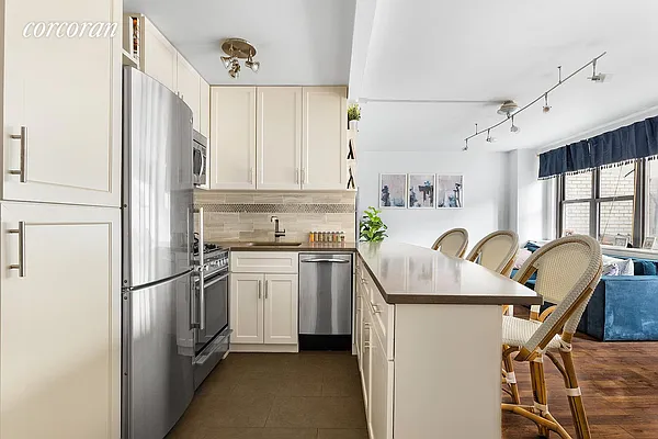 Sold by Corcoran | media 3