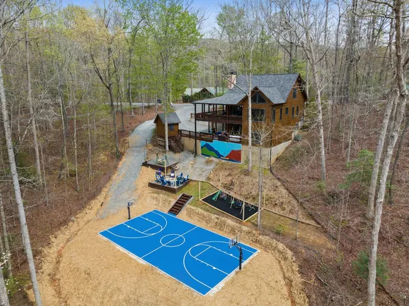 1134 Maggie Chapman Rd, Blue Ridge, GA 30513