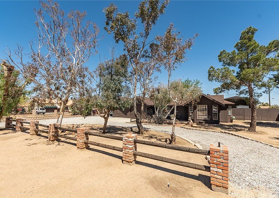 1st image of 57926 Ivanhoe Dr