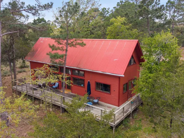 215 Lake View Dr, Smithville, TX 78957