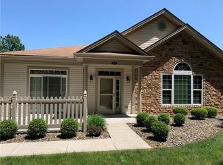 264 Stonegate Blvd, Hermitage, PA 16148