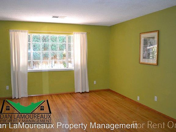 4th image of 349 Porter St