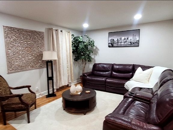 3rd image of 6413 Malvern Ave APT B