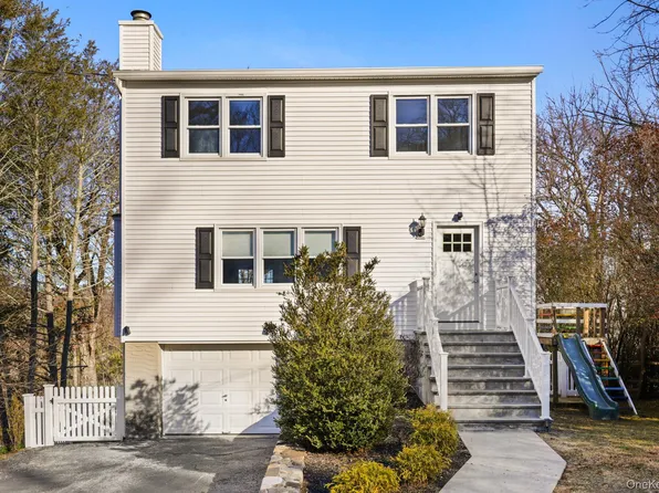 25 Highland Terrace, Pleasantville, NY 10570