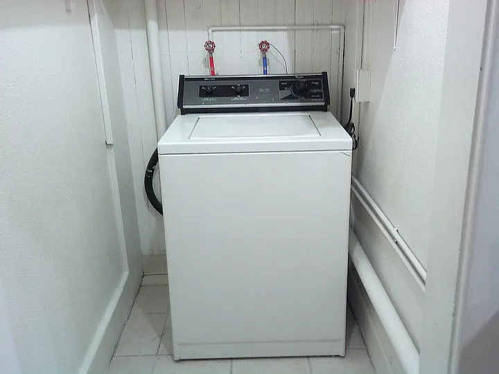 815 9th St #1/2-B — Photo 6