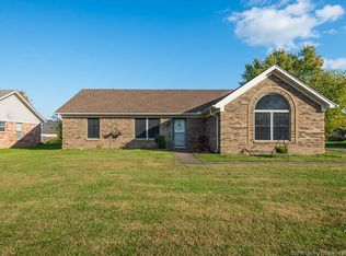 738 Settlers Trce NW, Corydon, IN 47112