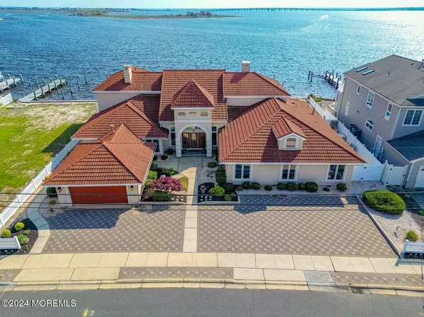 153 Pershing Boulevard, Lavallette, NJ 08735
