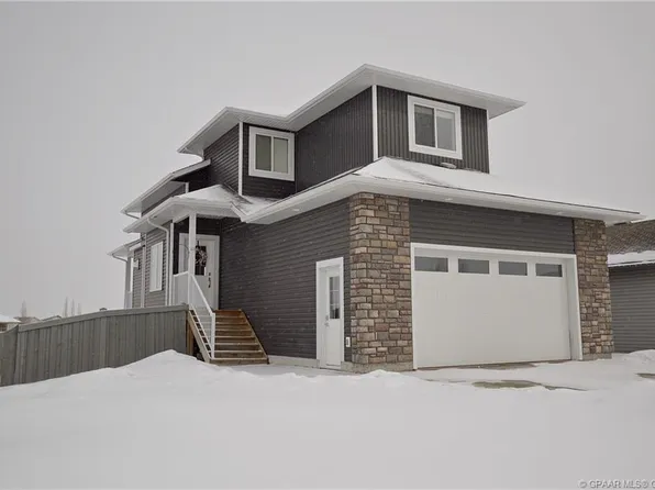 49 W Pinnacle Lake Dr, Grande Prairie, AB T8W 0A9