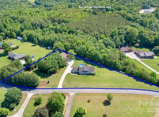 136 Barringer Dr, Statesville, NC 28625