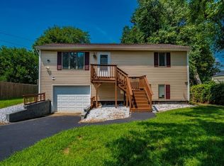 1030 Carew St, Springfield, MA 01104