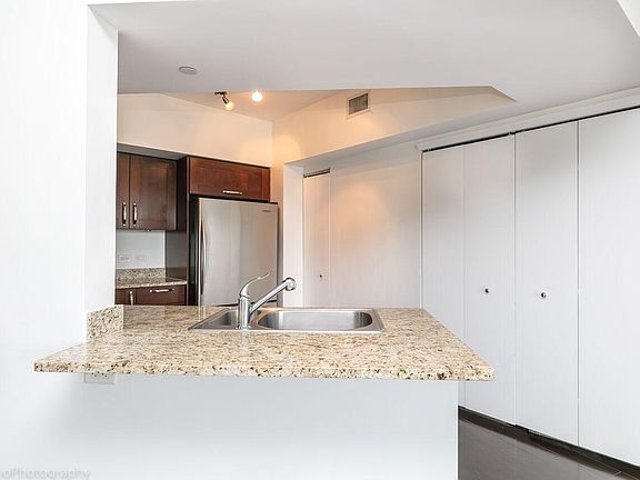 4th image of 19900 E Country Club Dr APT 1007A
