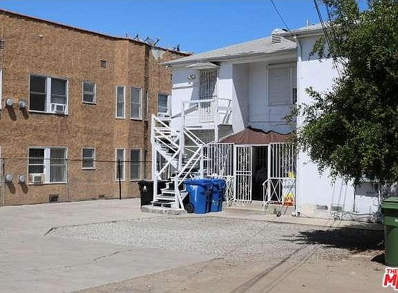 2nd image of 925 S Manhattan Pl