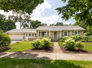 8 S Elmwood Ave, Palatine, IL 60074