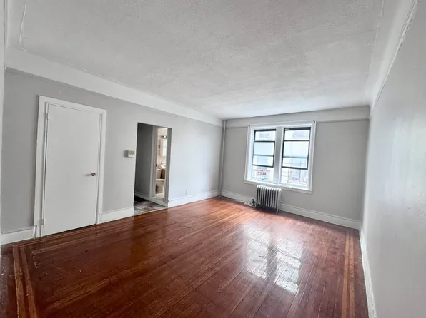 428 East 22nd Street image 1 of 8