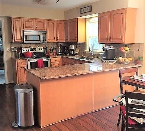 2nd image of 2221 Aquia Dr