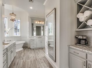 6817 Abbey Pl, Edmond, OK 73034