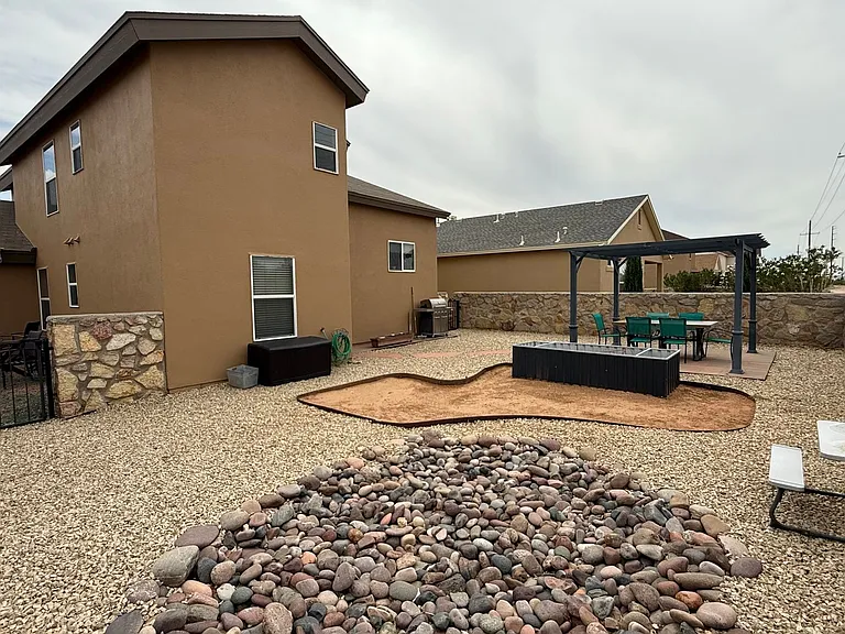 3575 Sierra Del Sol Ave — Photo 3