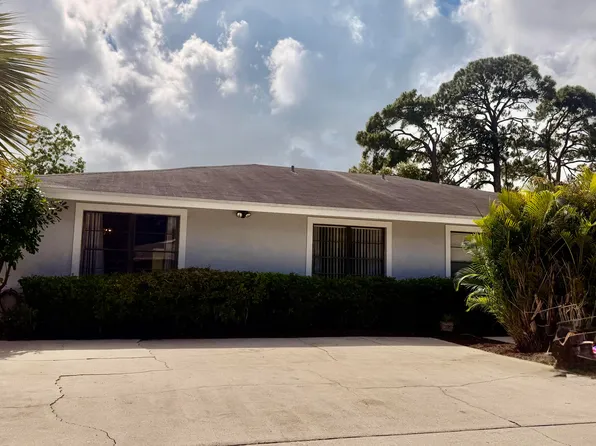 9121 E Highland Pines Dr, Palm Beach Gardens, FL 33418