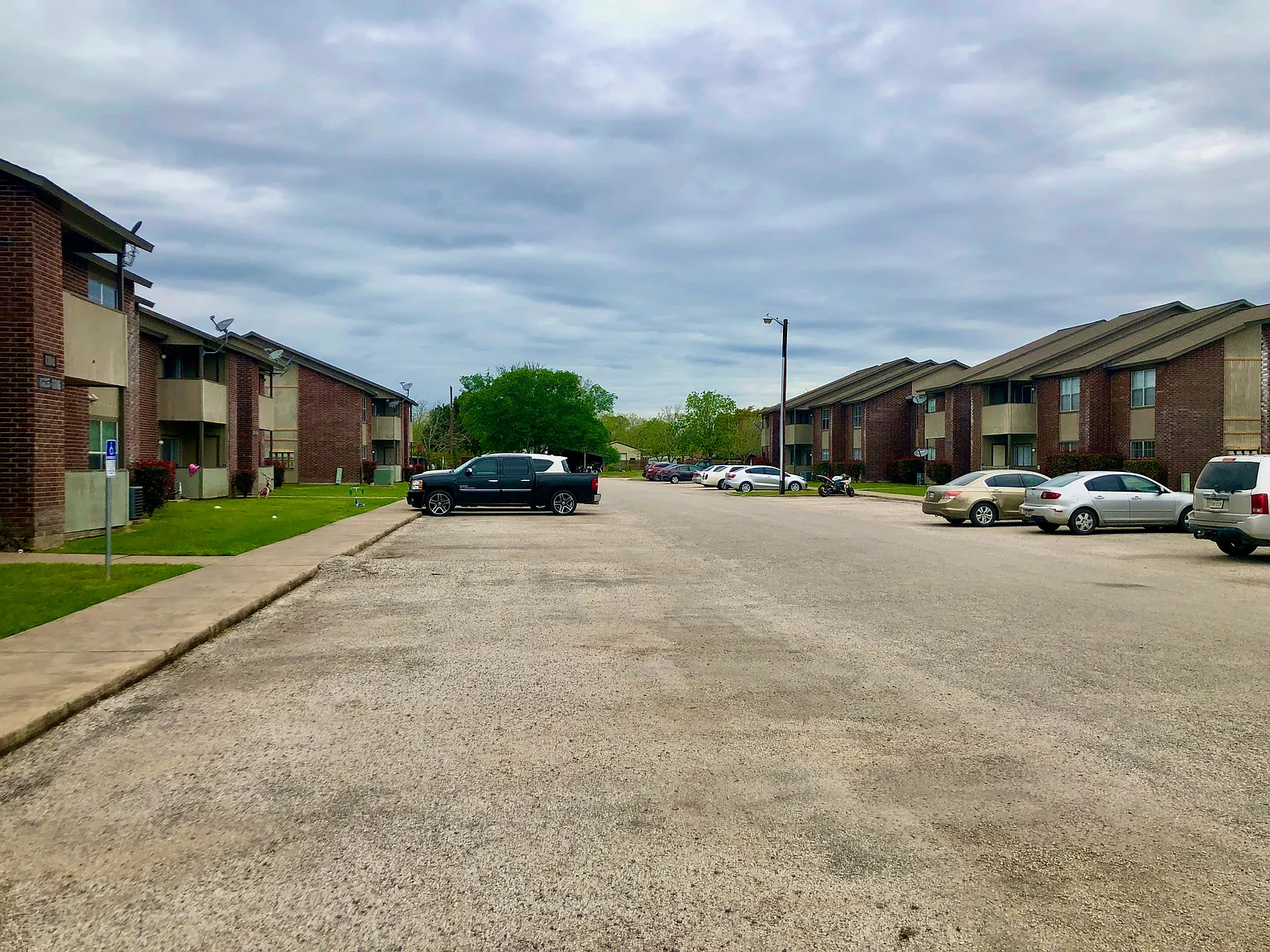 Lakeview Apartments — Photo 3