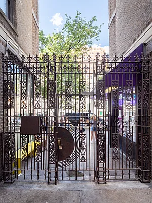 Rented by City Connections Realty | media 15