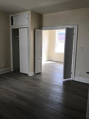 2nd image of 206 Avenue U #2