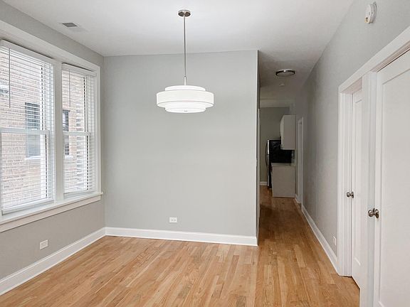 3rd image of 2324 W Walton St #1F