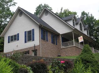 68 Old Country Rd, Waynesville, NC 28786