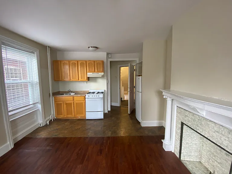 2047 Christian St #2R — Photo 1