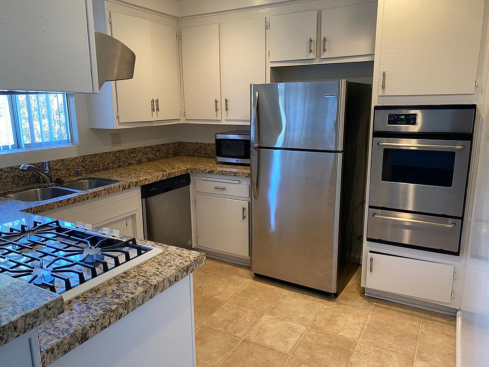1st image of 4334 Stern Ave #30