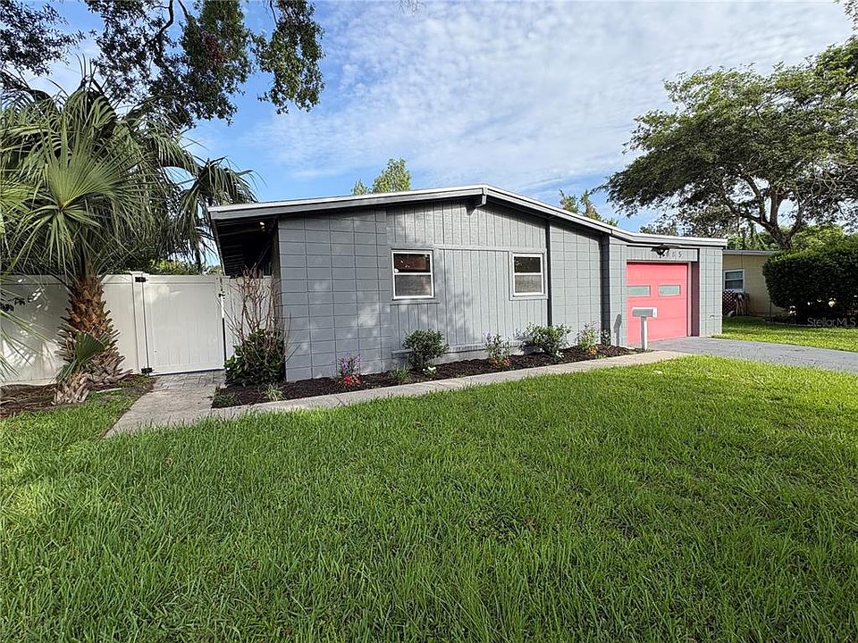 1st image of 885 CARNATION DRIVE