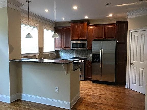 3rd image of 1252 Ashford Creek Way