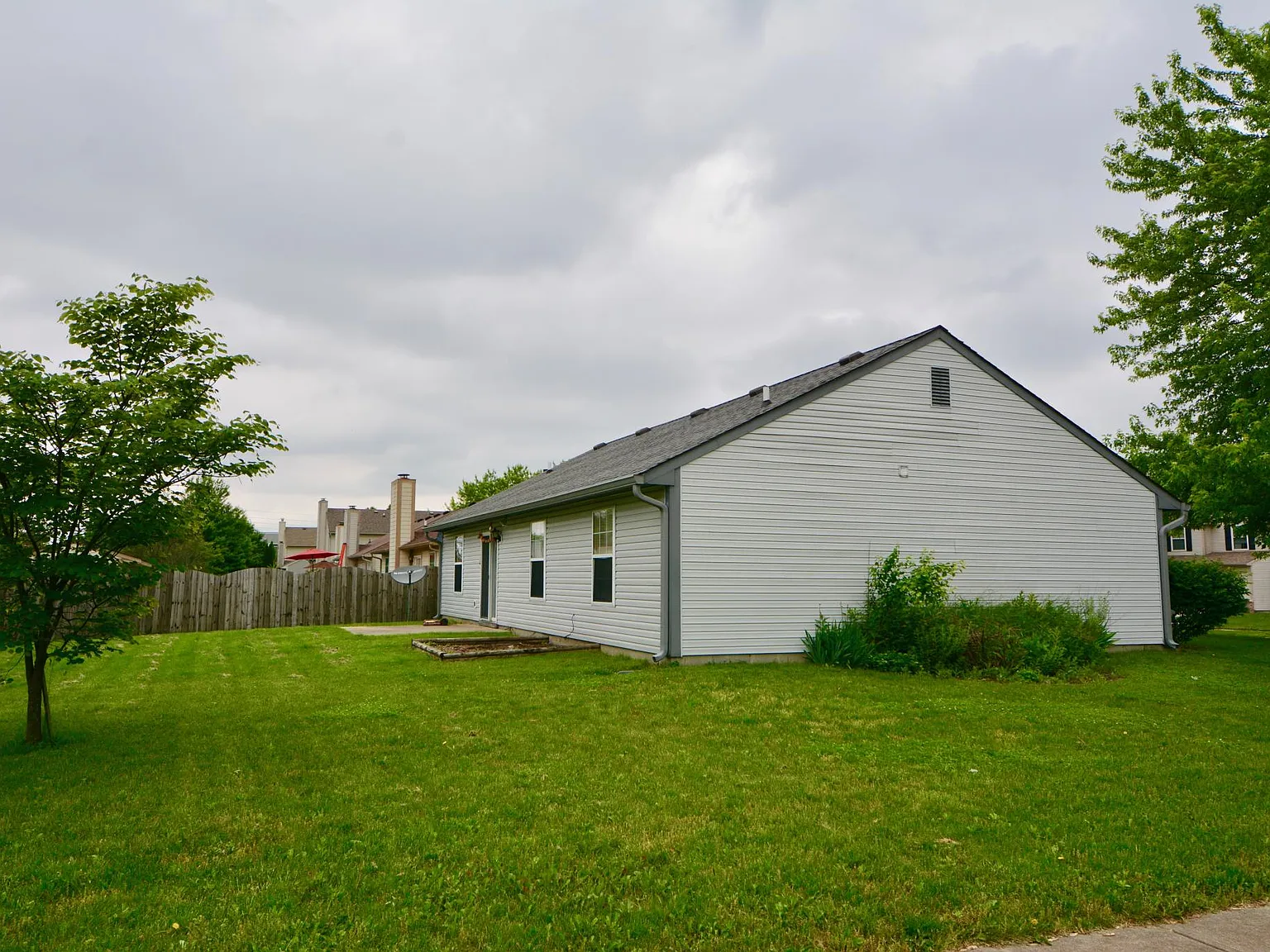 3 bed, 1394 sqft, $2,000 — Photo 4