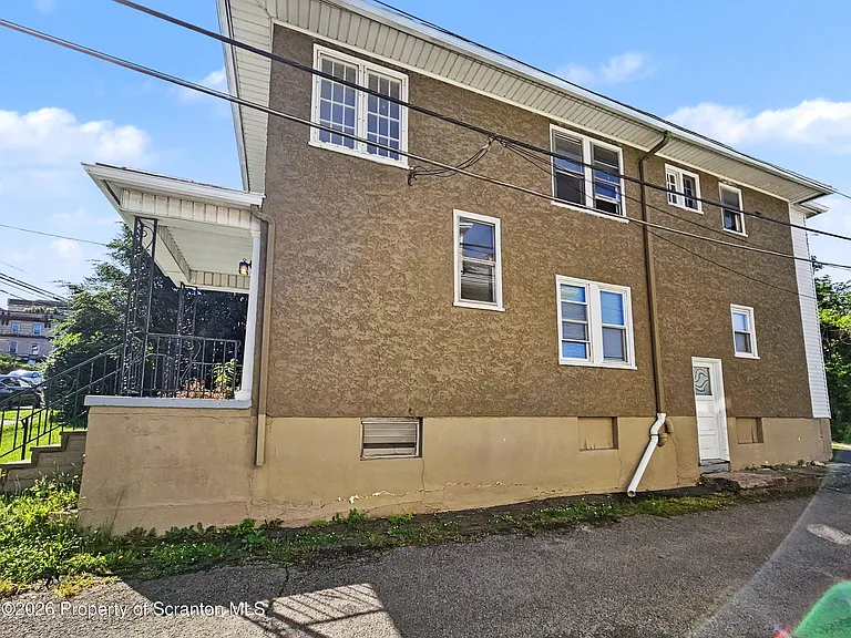 1614 Linden St #A — Photo 10