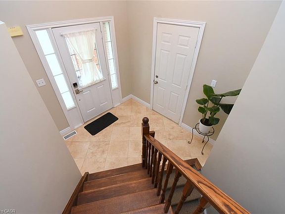 3rd image of 21 Glengary Cres