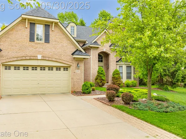41082 Clermont Ave, Novi, MI 48375
