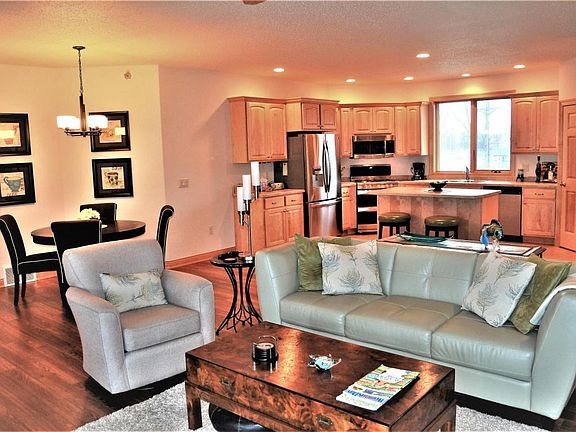 3rd image of 410 W Lake Dr APT 202