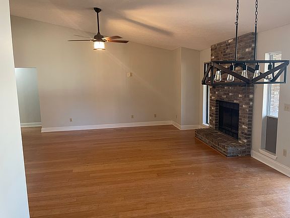 3rd image of 2427 Kimberly Dr