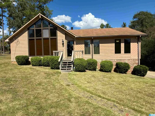 221 Crestside Cir, Bessemer, AL 35022